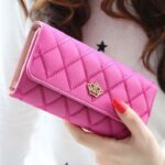 Місткий жіночий клатч з короною стьобаний Crown